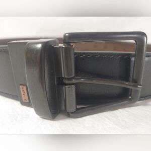 Levi's Reversible Black/Brown Leather Belt Men's 4XL Great Condition Lite Wear